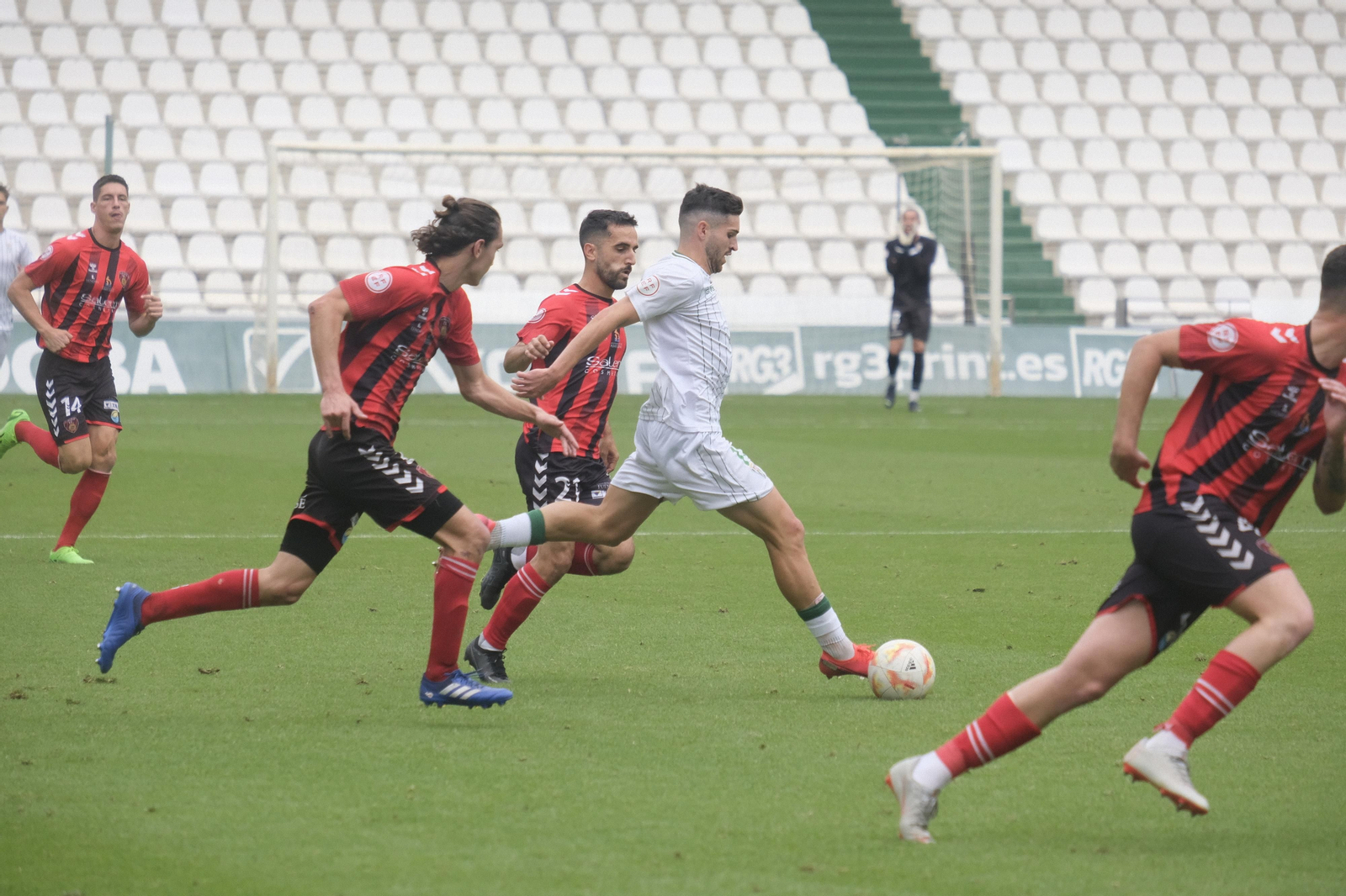 La victoria del Córdoba B ante el Salerm Puente Genil, en imágenes