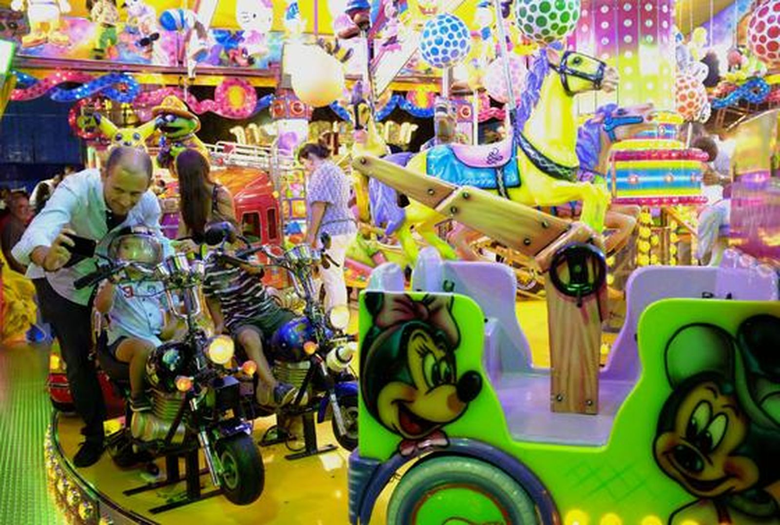 Ambiente en la jornada de apertura de la feria de la isla

Foto: Elias Pimentel