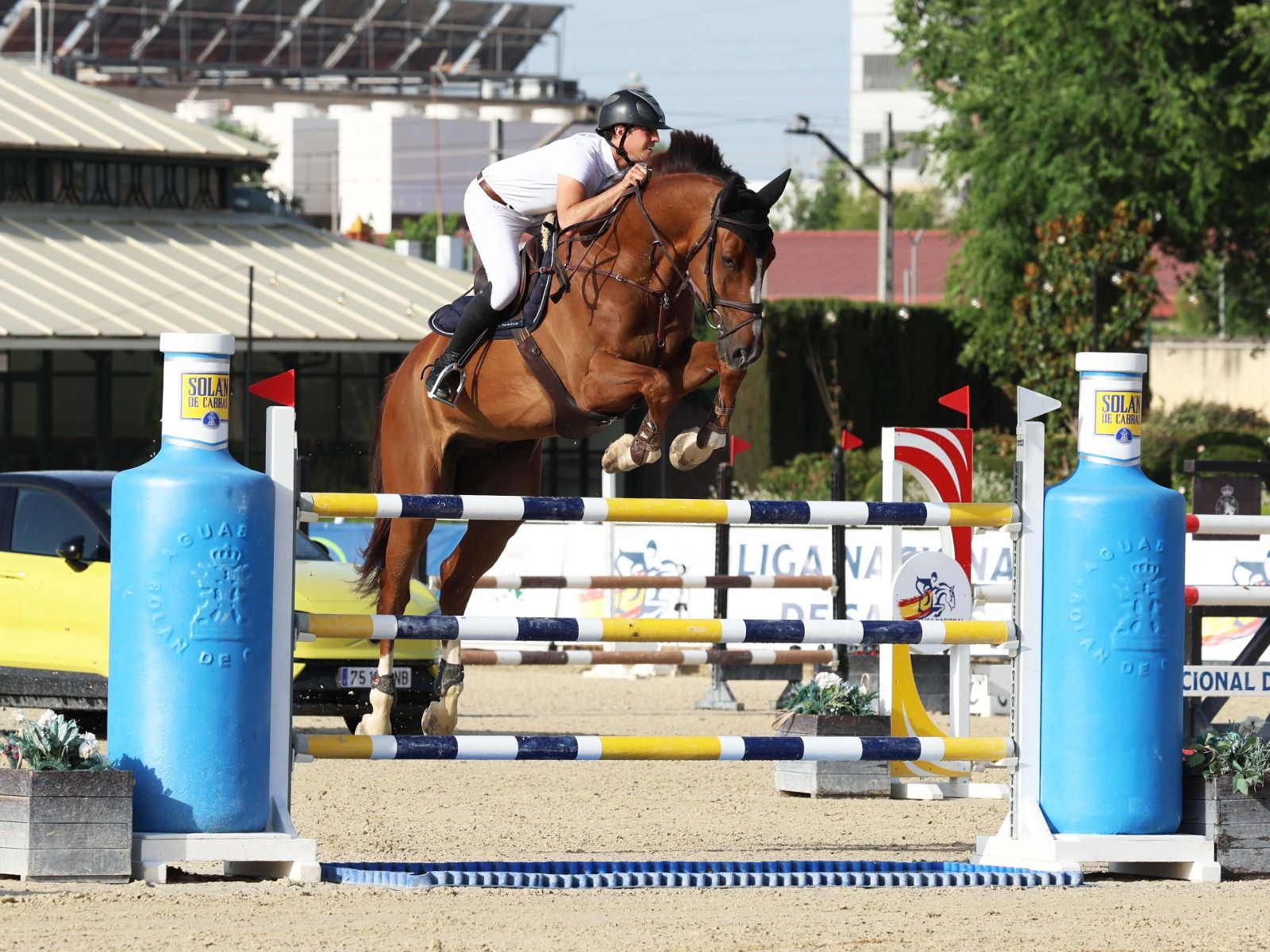 El ganador del Trofeo Solán de Cabras, José Carlos García, con King of China Z.