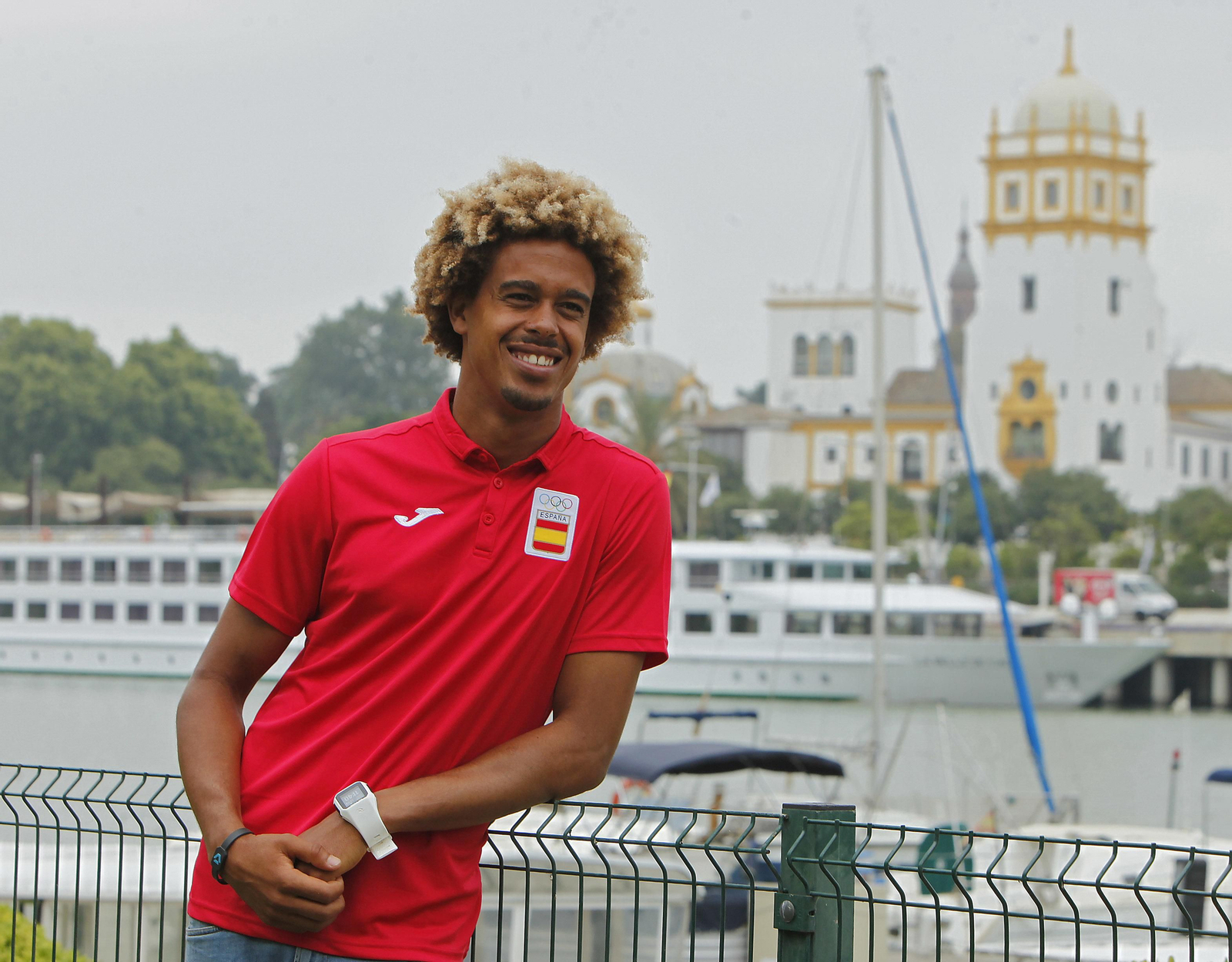Matchu Lopes posa durante su presentación con el Club Náutico Sevilla.