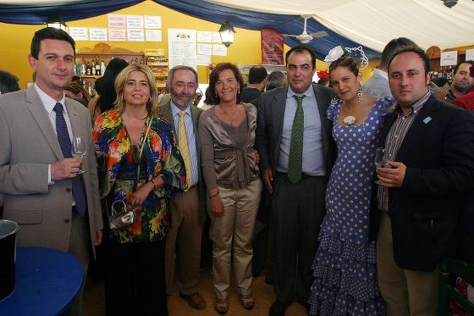 Miguel Berraquero, junto a Sara Rodríguez, Francisco Lebrero, Aurelia Romero de Piaget Nadal, Ainhoa Gil, David Fernández y Francisco Sánchez Múgica, jefe de área de Diario de Jerez.

Foto: Vanesa Lobo