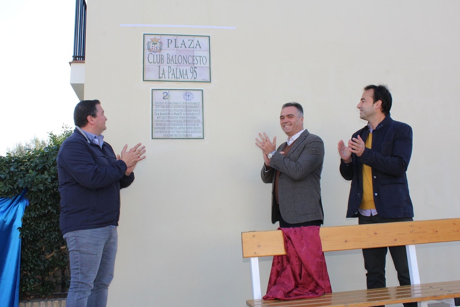 Un momento de la inauguración de la plaza