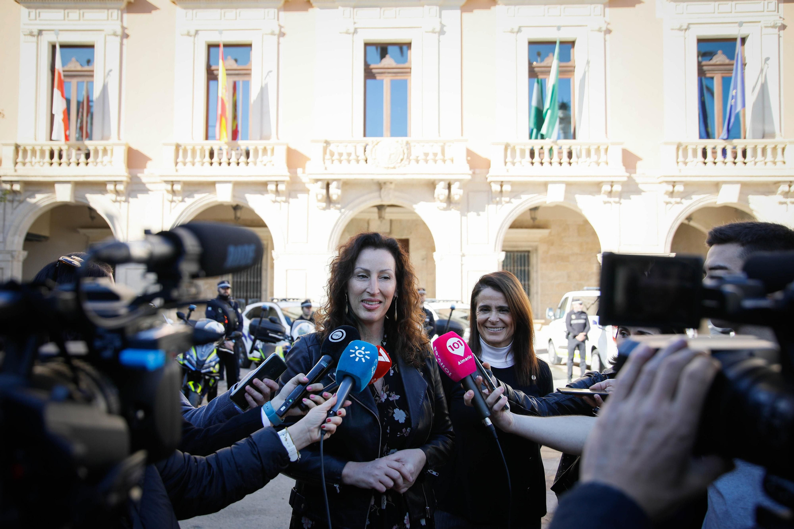 Presentación vehículos y motos policía local en imágenes