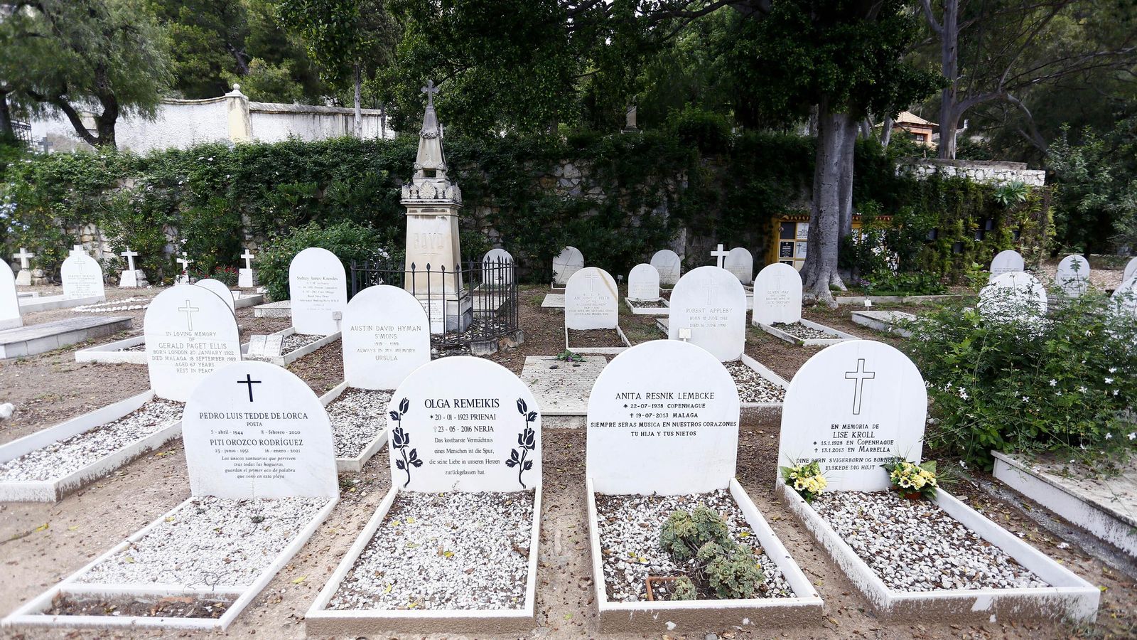 Nombres y silencios de quienes vinieron y se quedaron.