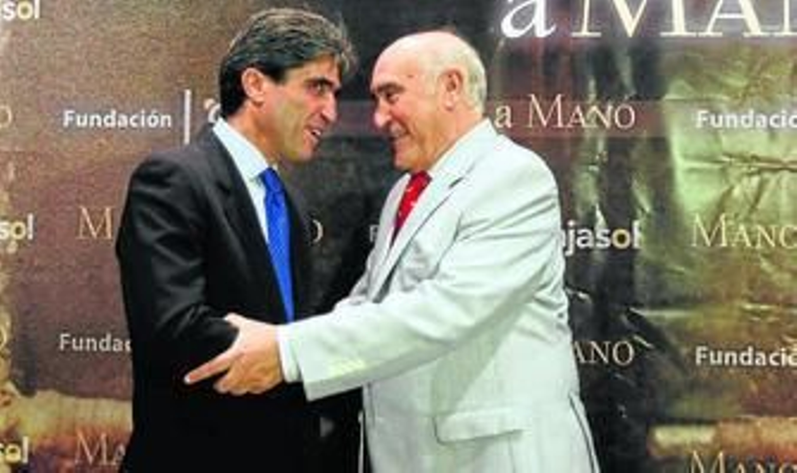 Emilio Muñoz y Sánchez Araújo en el saludo inicial antes del coloquio.