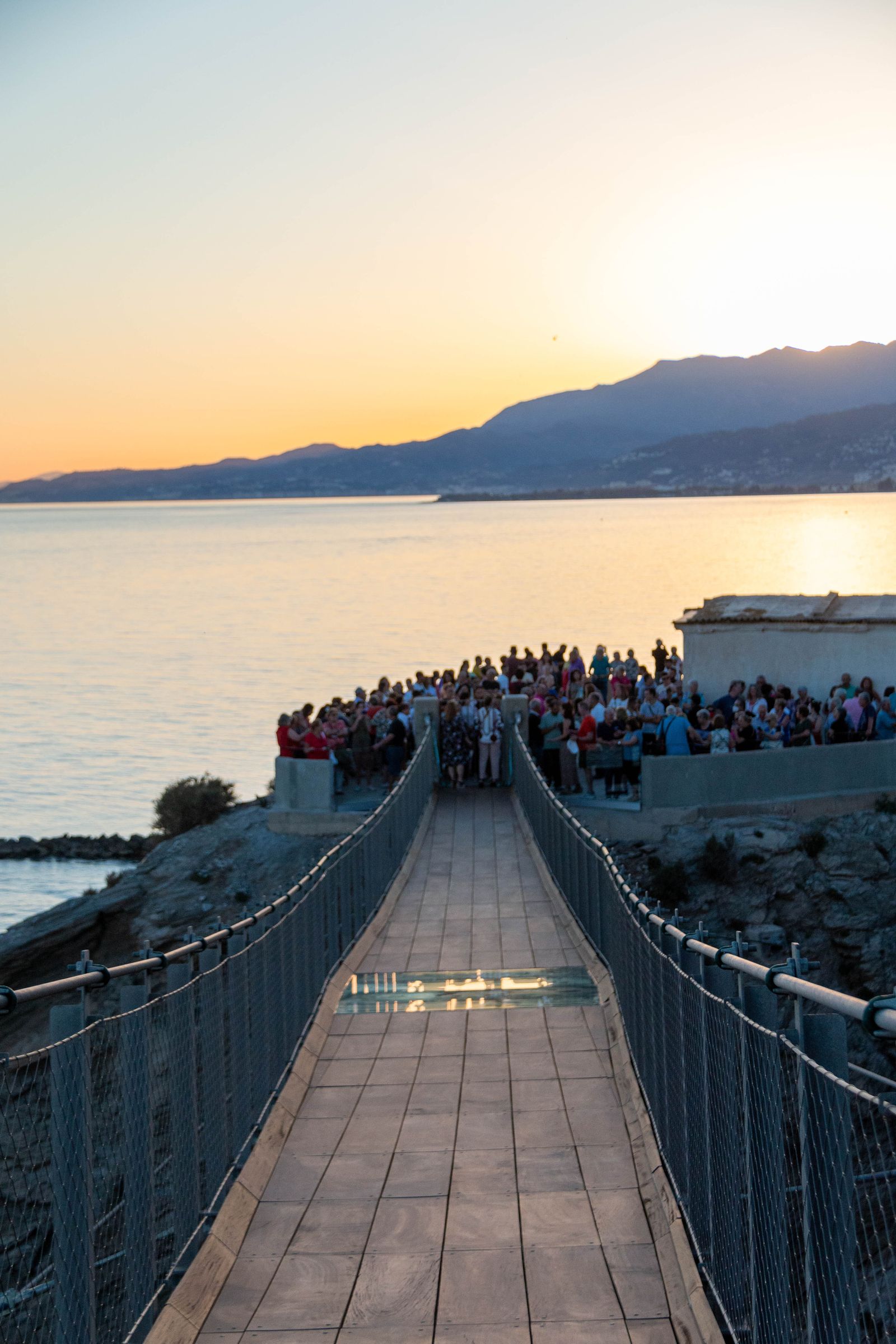 El nuevo puente de Torrenueva, en imágenes