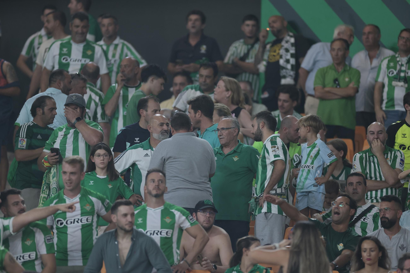 Búscate en las fotos del Betis - Real Sociedad