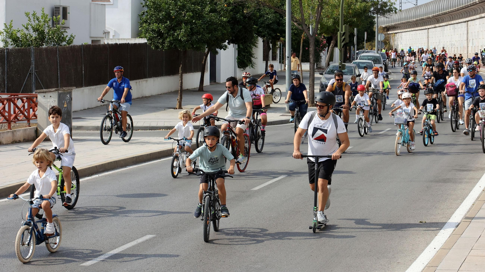 Búscate en el Día de la Bici Amistad por Jerez
