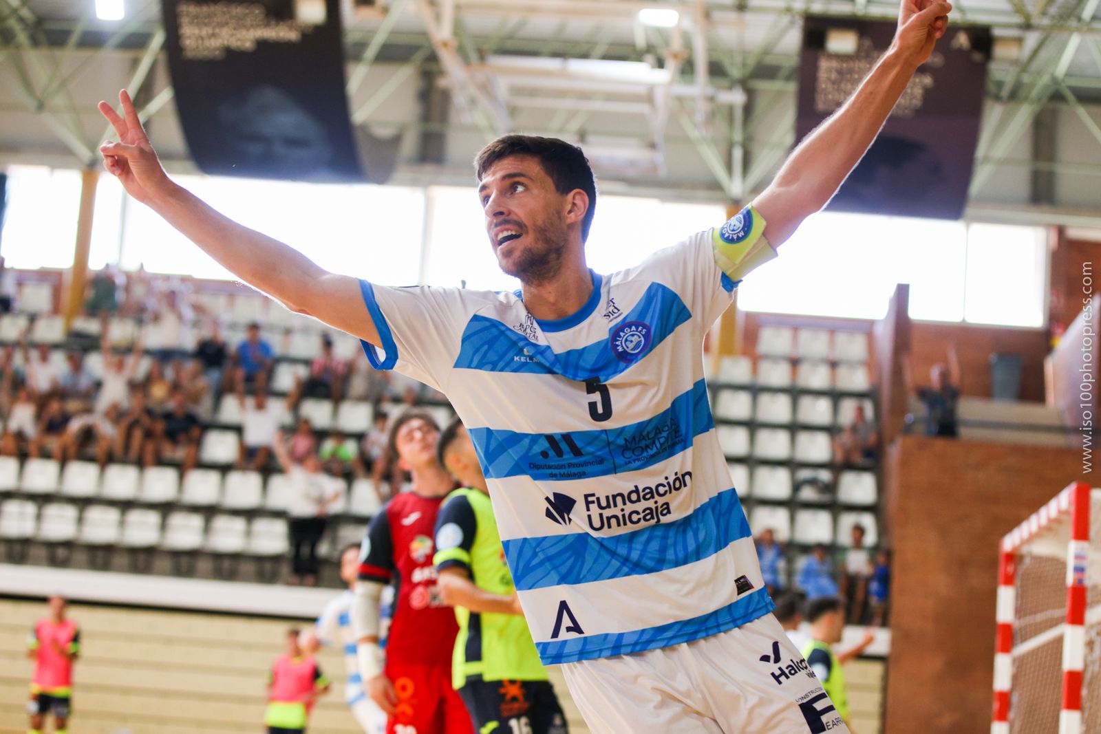 Estreno liguero con buen juego, goles y victoria del Heredia 21 en Carranque (7-2)