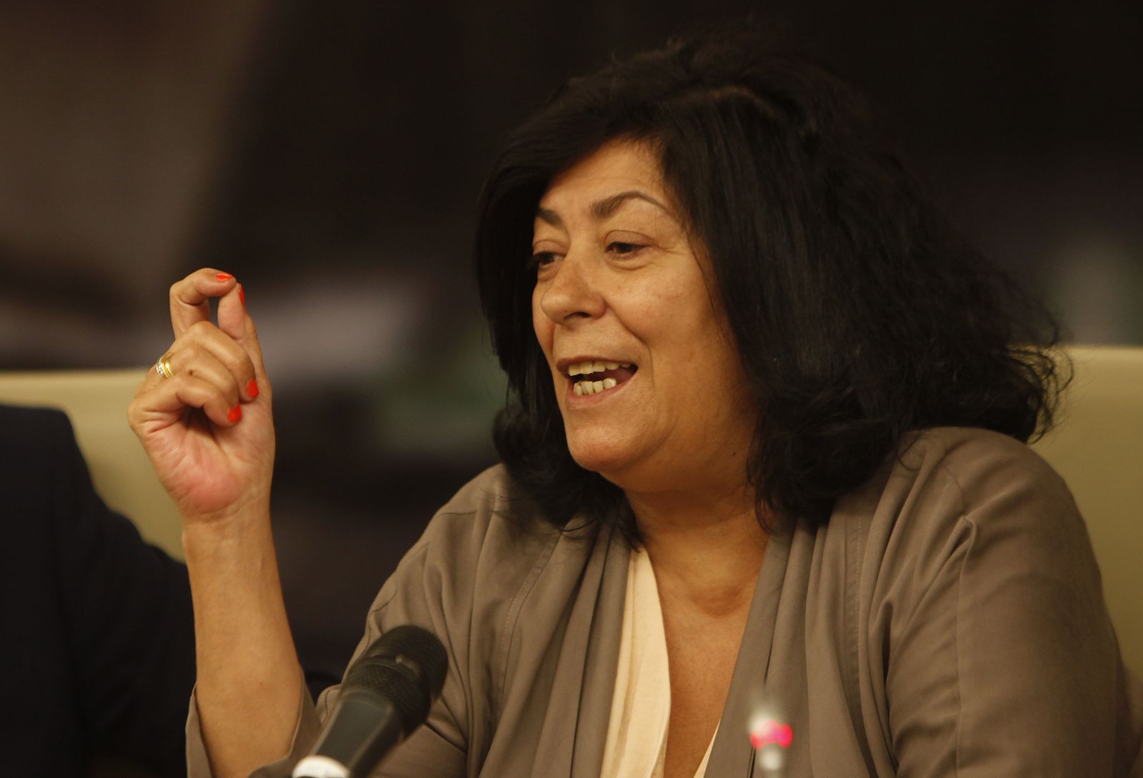 La escritora Almudena Grandes (Madrid, 1960), ayer en la sede de la Fundación Cajasol.