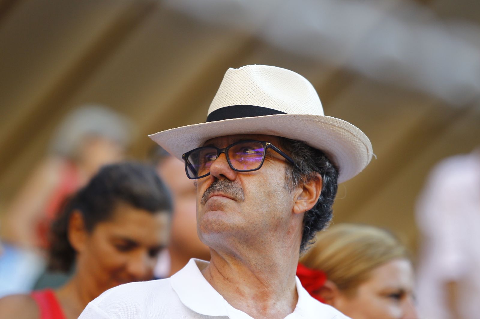 Imágenes del 'ambiente' en la corrida de toros de la Feria de Almería, con los diestros Morante de la Puebla, El Juli y Tomás Rufo