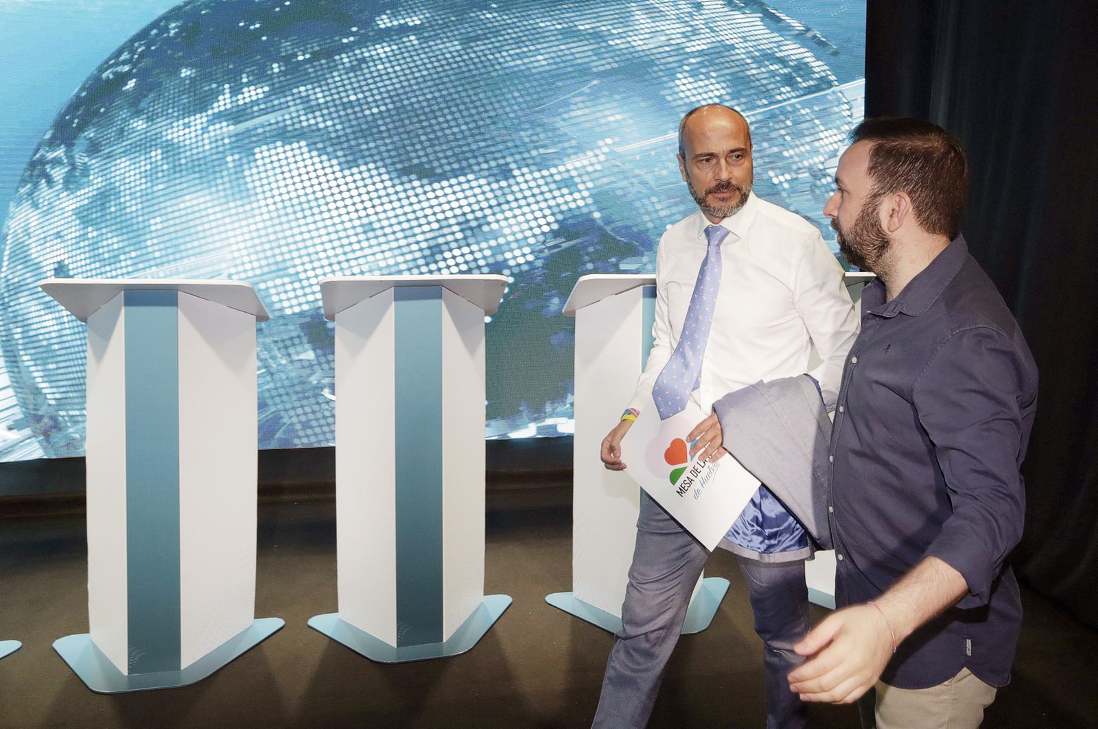 Elecciones Municipales Huelva 2023: Imágenes de la llegada de los candidatos al debate