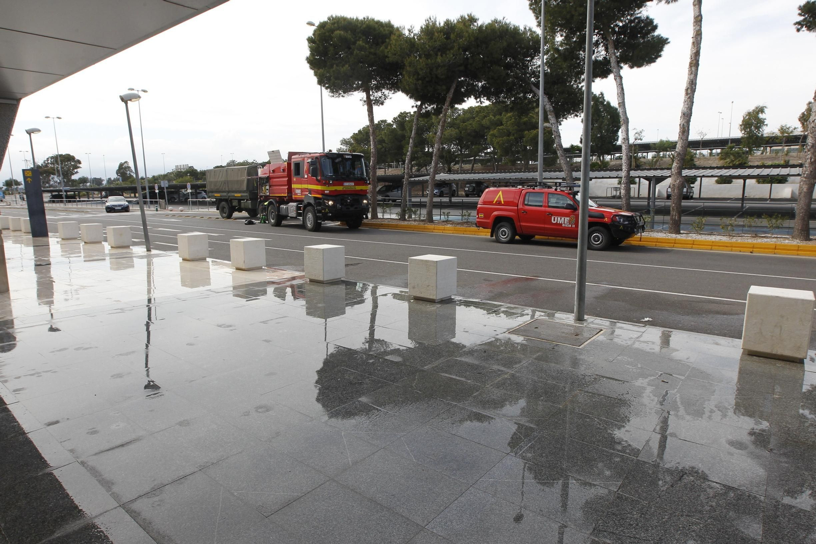 Fotogalería actuación INFOCA y UME por el coronavirus en Almería. Covid-19