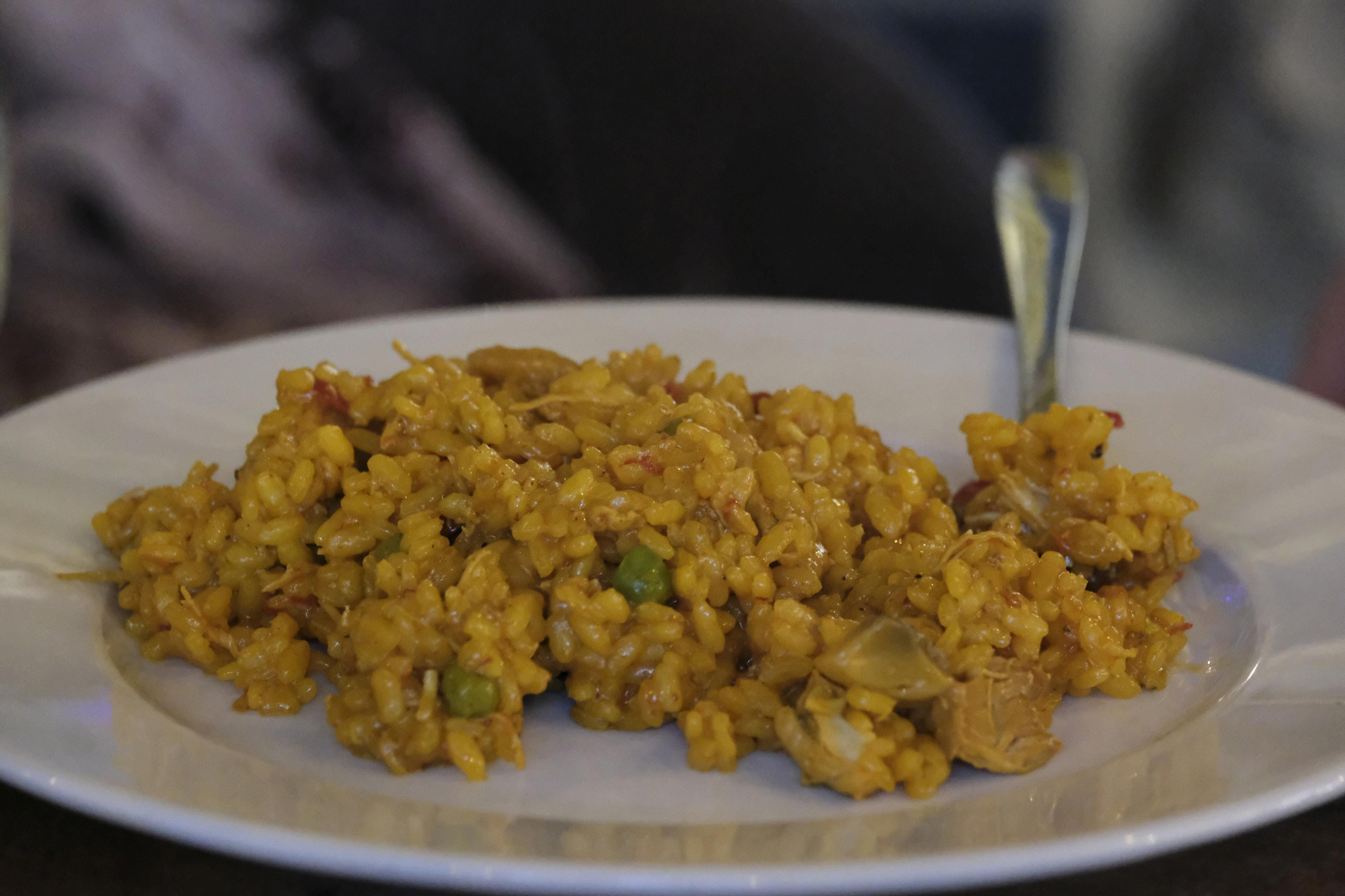 La jornada del perol cordobés en el Mercado Victoria, en imágenes