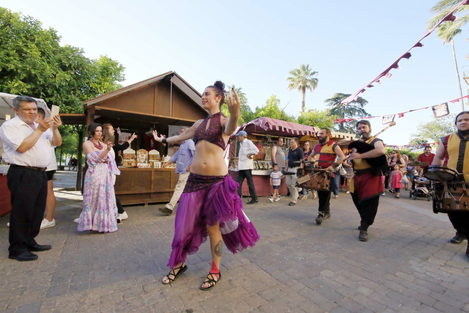 Imágenes del mercado medieval en la Alameda Vieja de Jerez