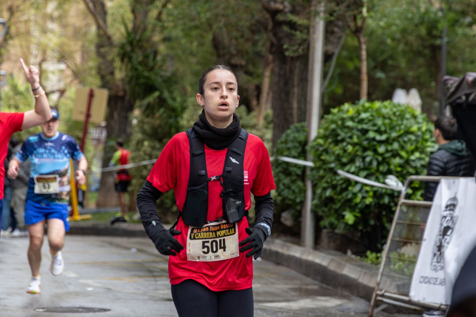 En imágenes: la lluvia no frena a más de un millar de corredores en la V Carrera Popular del IES San Juan Bosco (2)