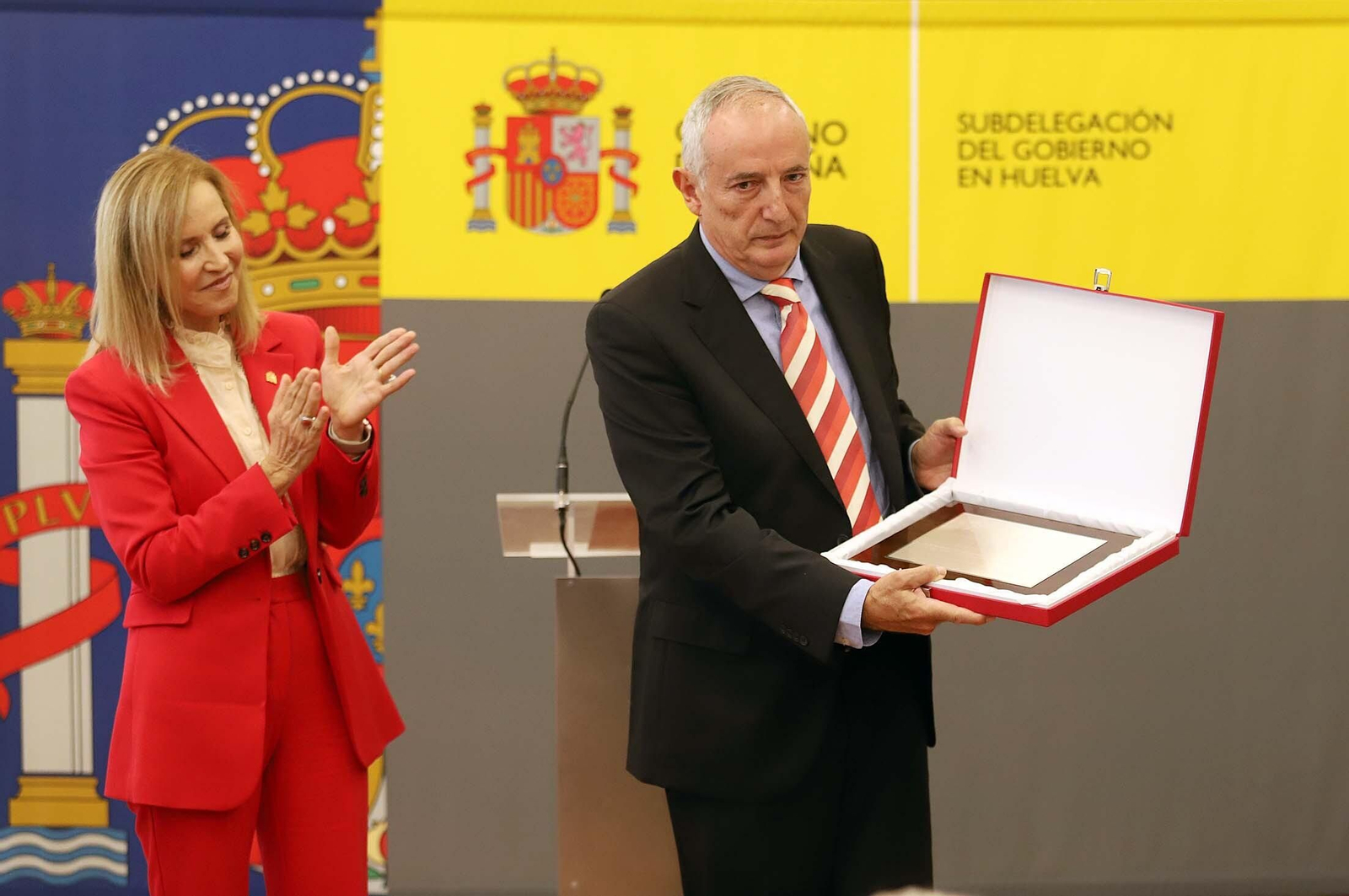 Imágenes del acto conmemorativo del 44 Aniversario de la Constitución Española y en el que se hace entrega al Real Club Recreativo de Huelva del decimotercer Premio Martín Alonso Pinzón a los Valores Constitucionales
