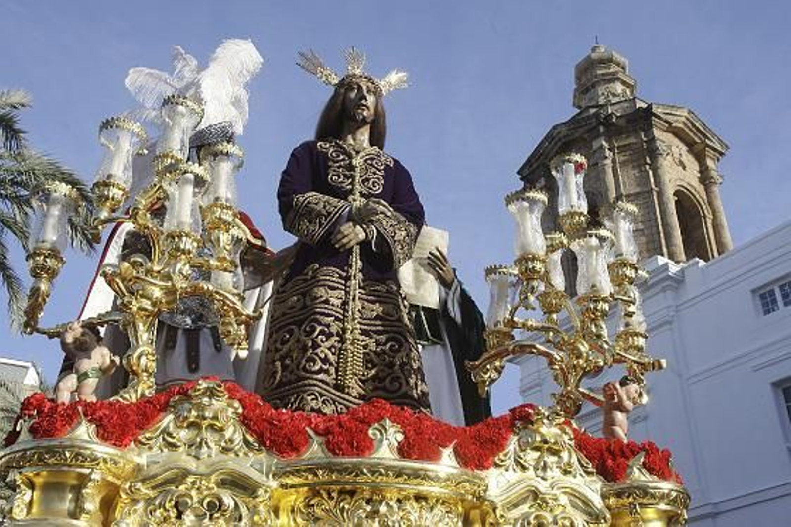 El barrio de La Merced vive su tarde grande con la salida de la Sentencia

Foto: Jesus Marin