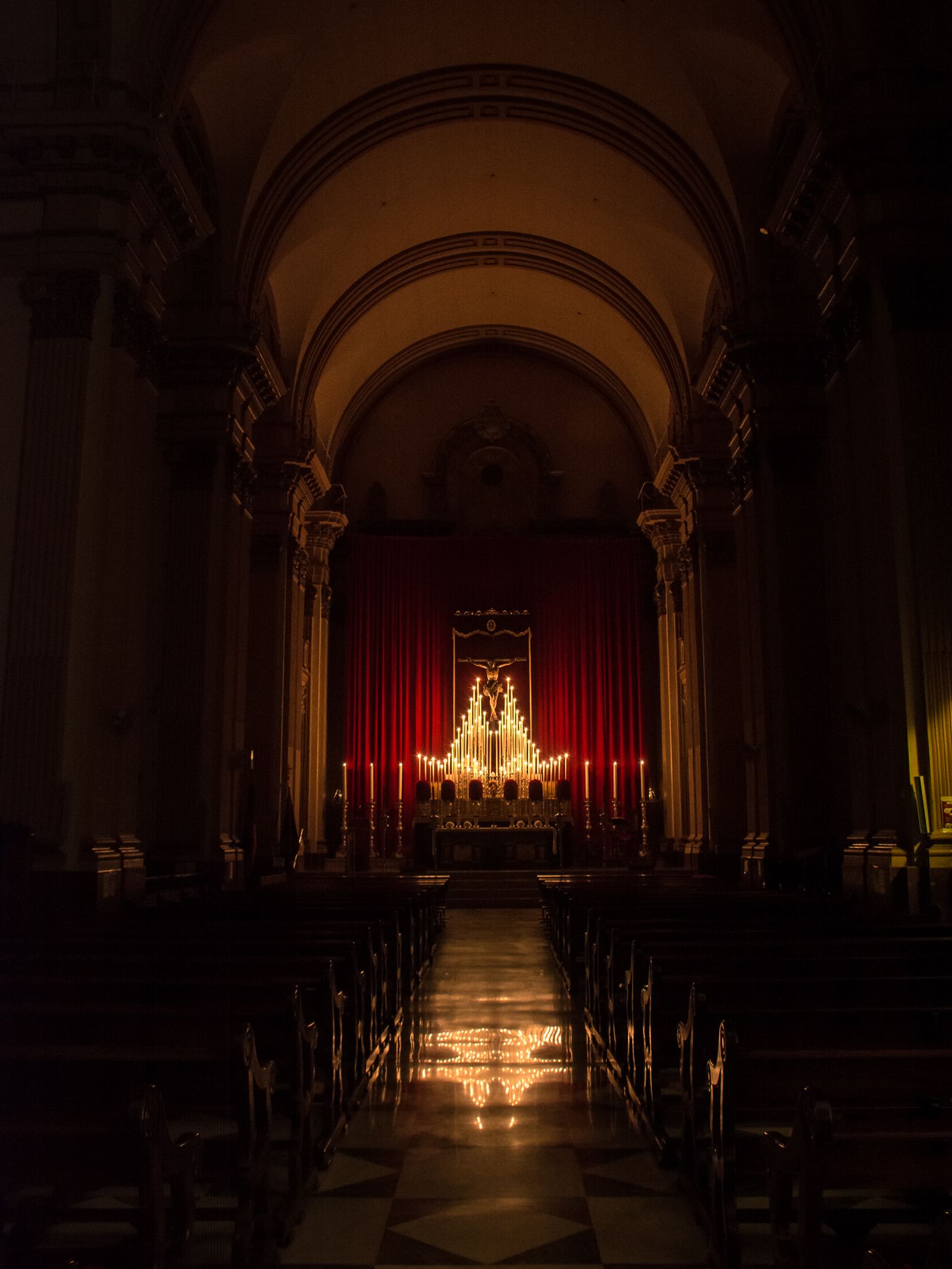 El Santísimo Cristo de la Sed en su altar de quinario