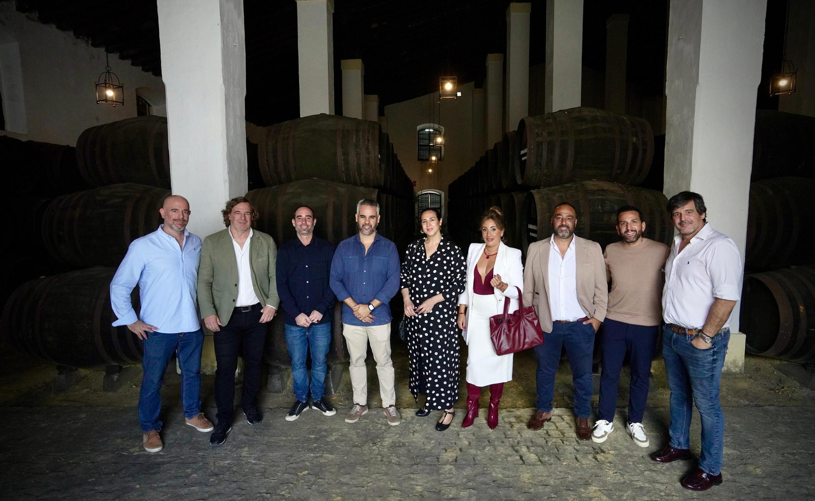 Artistas, promotores y responsables de Cayetano del Pino, en el acto de presentación. Artistas, promotores y responsables de Cayetano del Pino, en el acto de presentación.