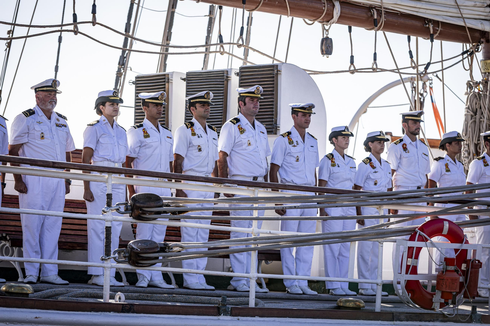 Las imágenes de la llegada del buque 'Juan Sebastián de Elcano' a Cádiz