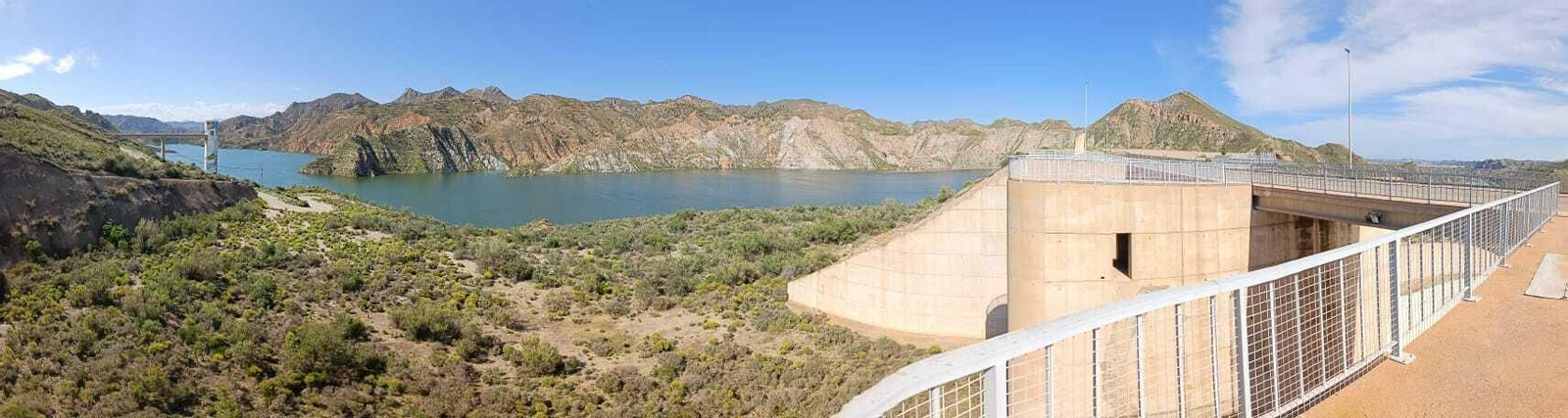 Así se encuentra el embalse de Cuevas del Almanzora tras dos meses intentos de lluvias.