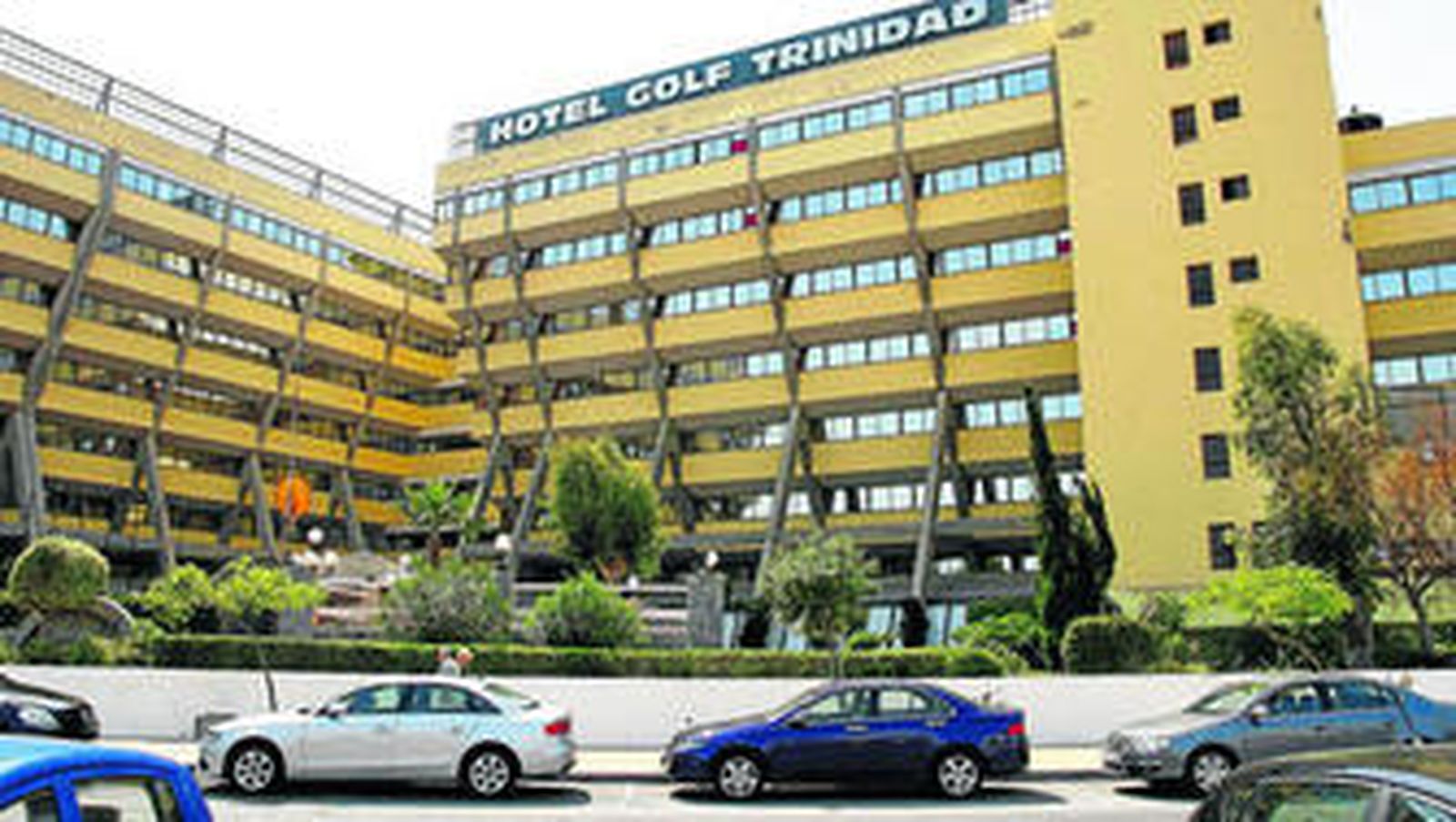 Hotel Golf Trinidad adquirido por Cajamar y localizado en Roquetas de Mar.