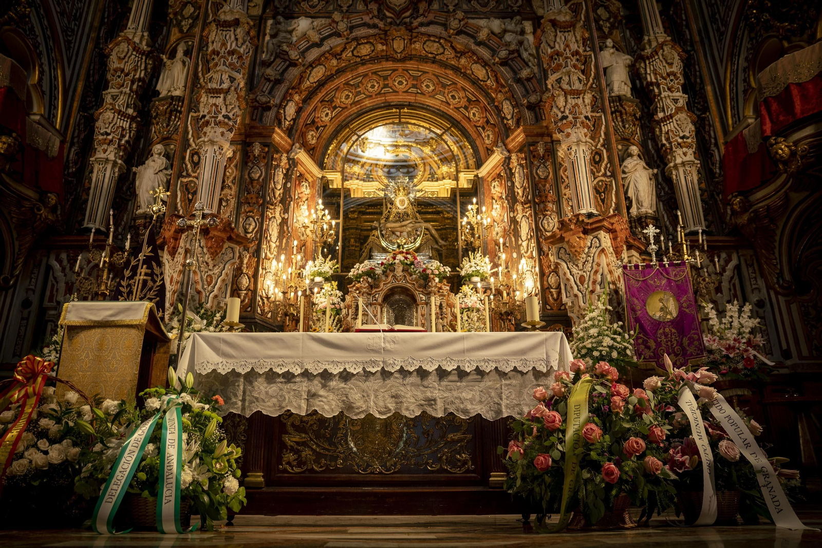 La Virgen de las Angustias durante la pasa ofrenda floral