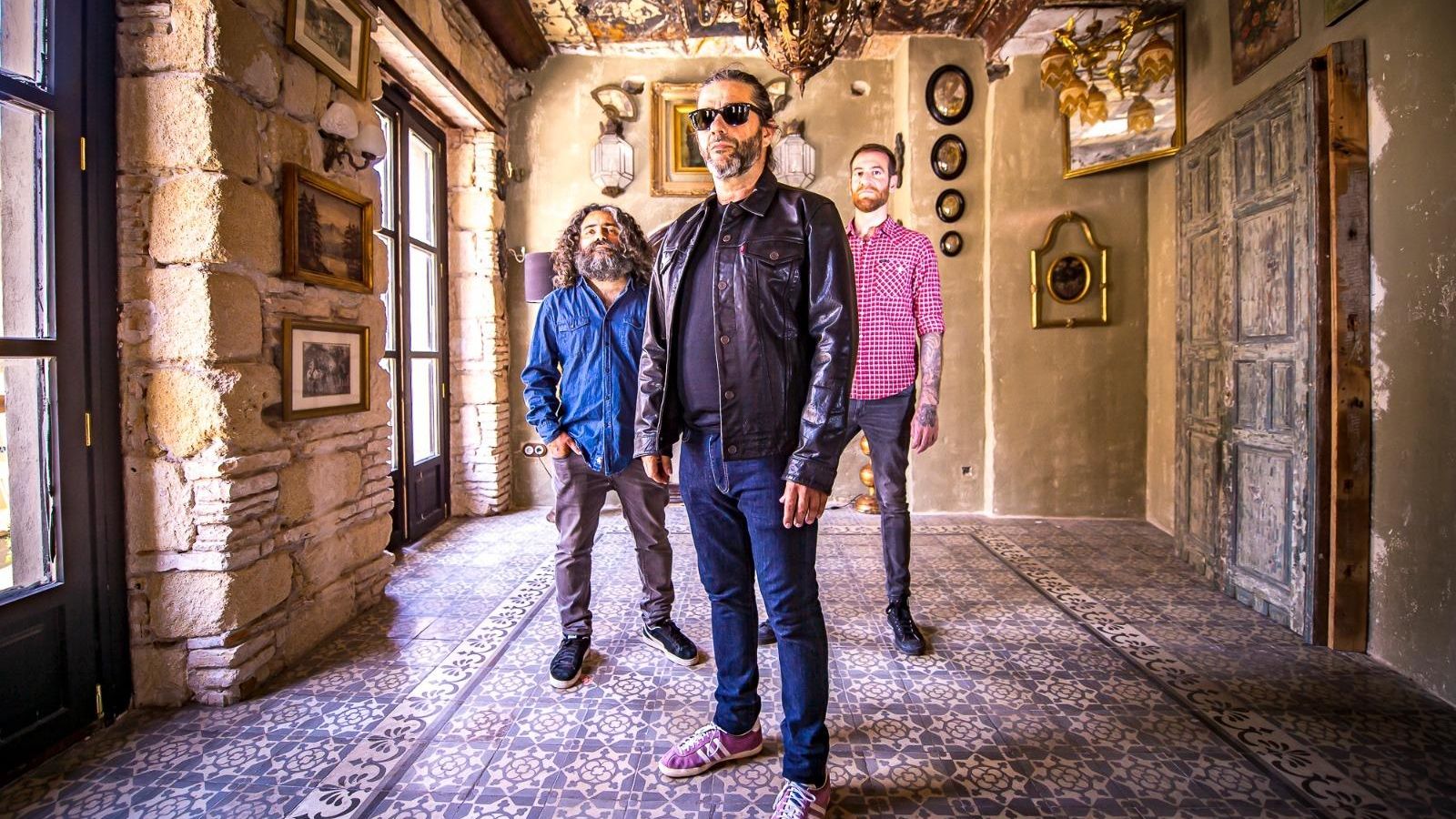 Imagen de promoción de la banda en el jerezano Gallo Azul.