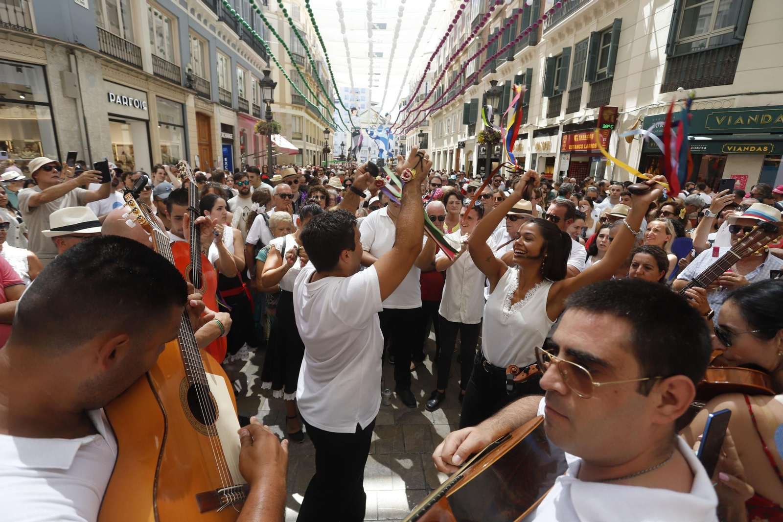 El primer día de Feria del Centro de Málaga, en fotos