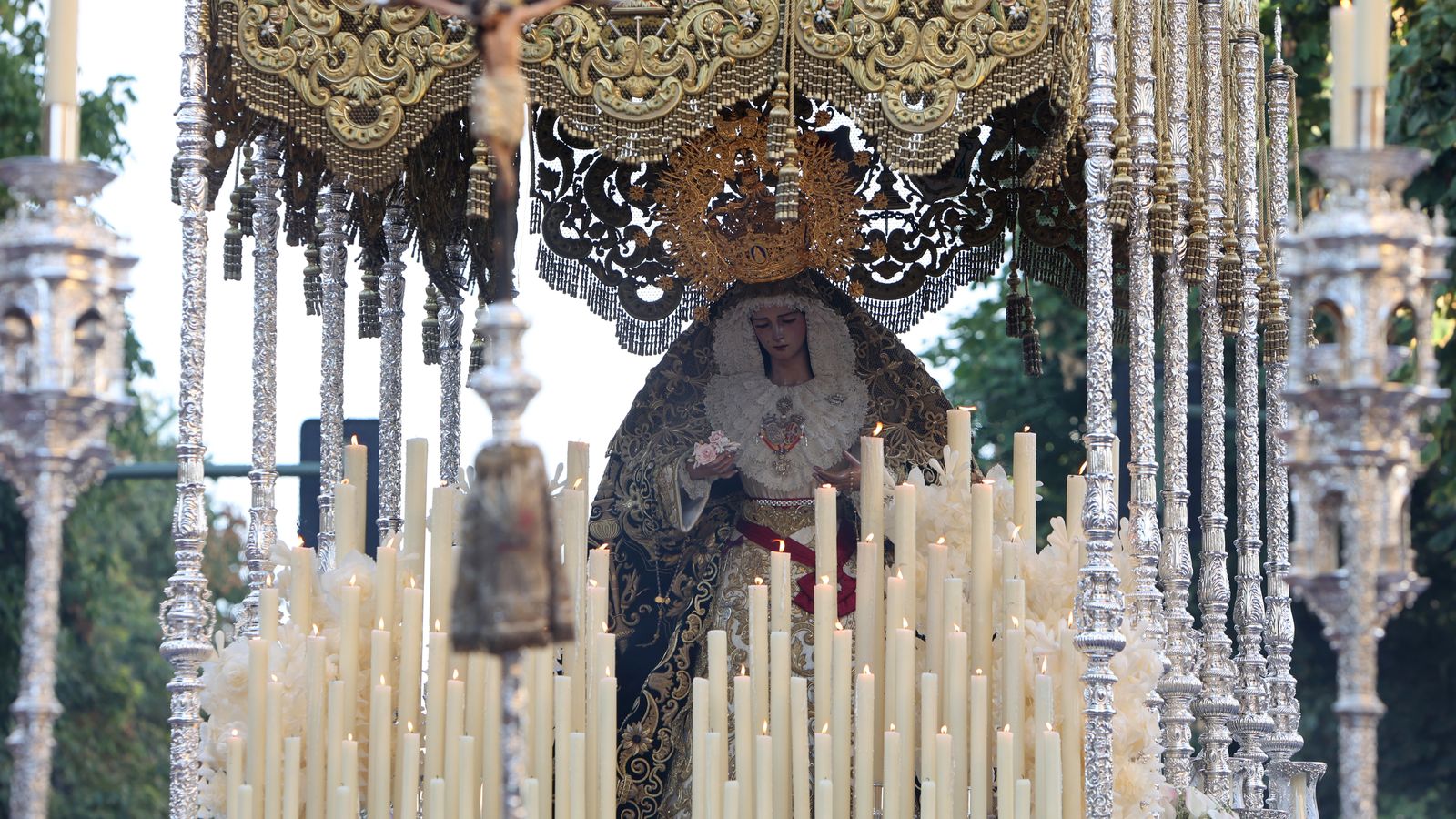 La Virgen de Gracia y Esperanza en la calle Recaredo