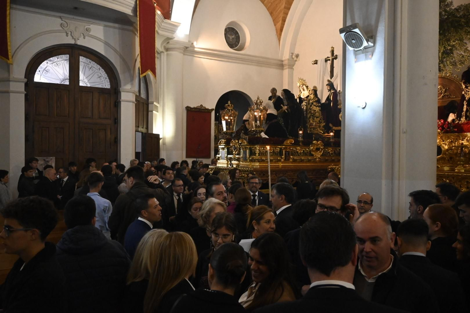 Las mejores imágenes del Miércoles Santo: Hermandad de la Santa Cruz