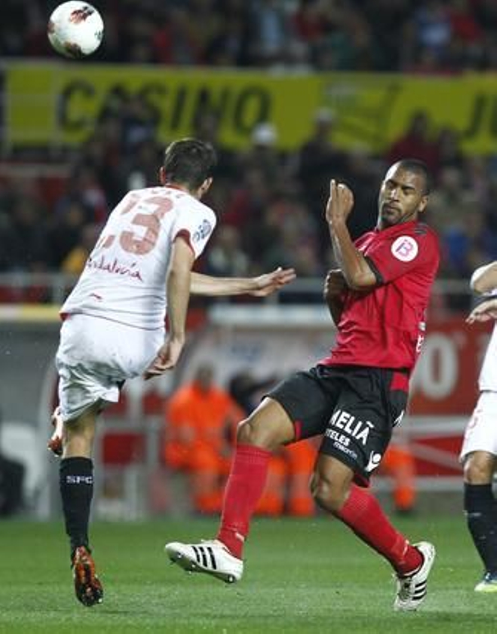 El Sevilla acumula tres victorias consecutivas tras vencer al Mallorca en casa (3-1). / Antonio Pizarro