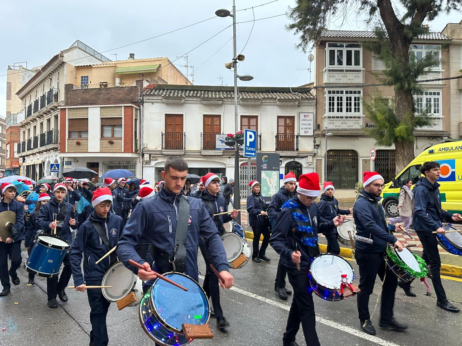 De la Residencia de Mayores a las calles: imágenes del paso de los Reyes Magos por Huércal-Overa