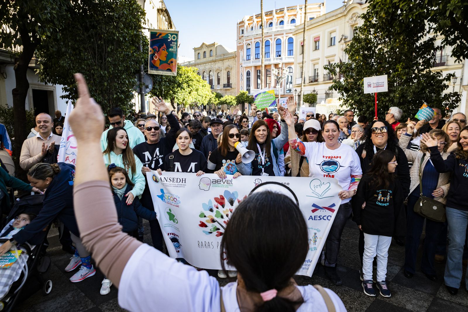 Imágenes de la marcha solidaria de las asociaciones de enfermedades raras en Jerez