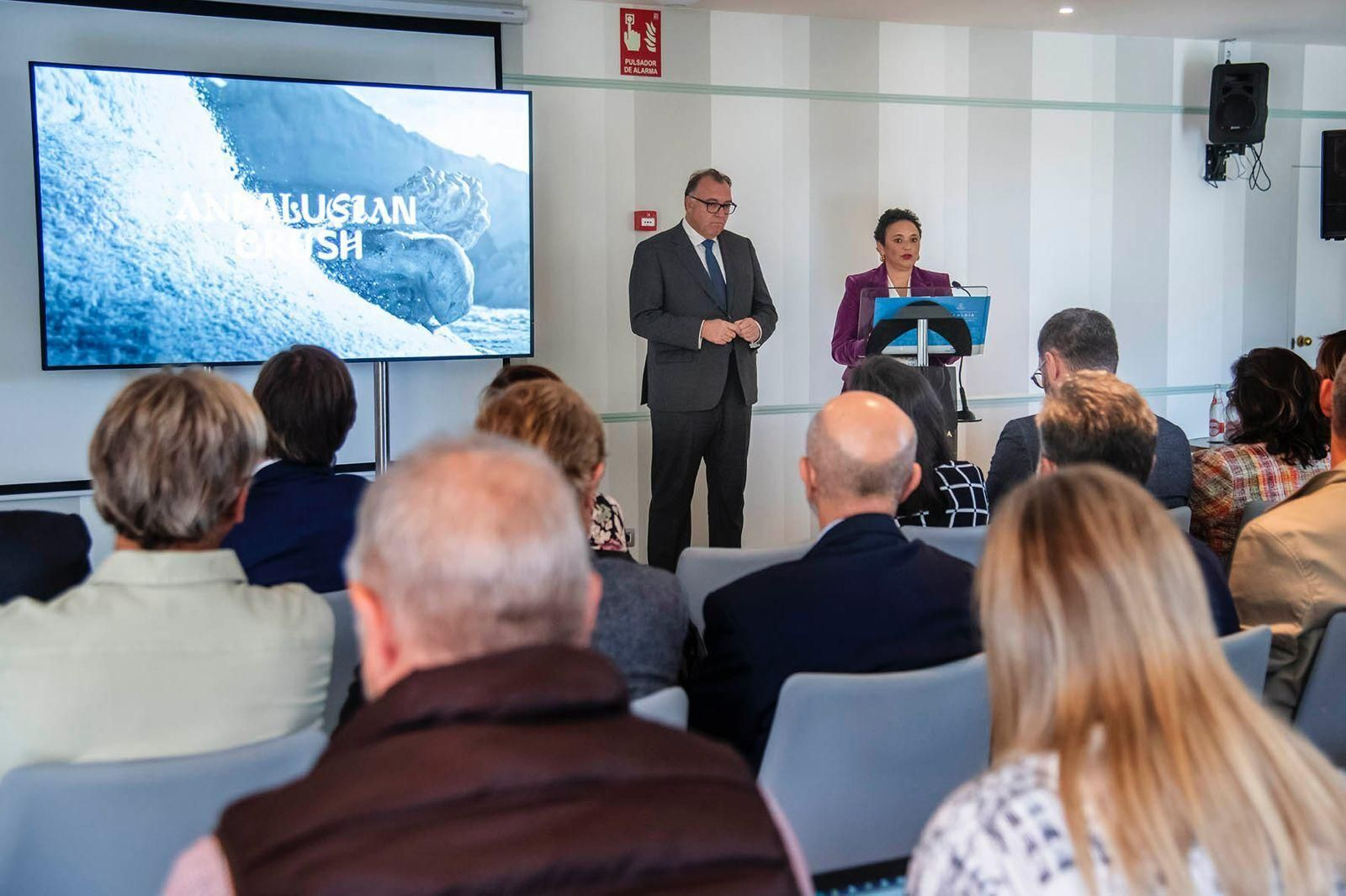La presentación de la acción promocional de la Junta. La presentación de la acción promocional de la Junta.