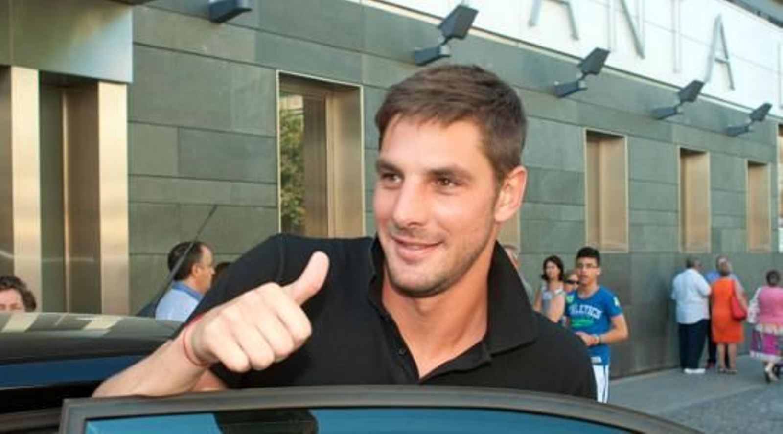 El Atlético Rafaela y Betis oficializan el traspaso de Sara