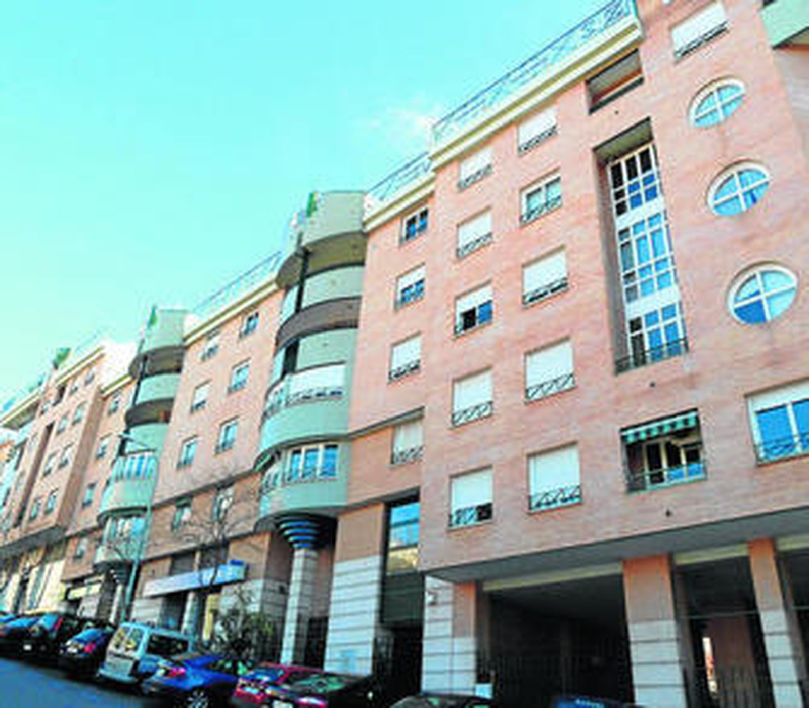 En lo que va de año apenas se han vendido 999 viviendas de nueva construcción.