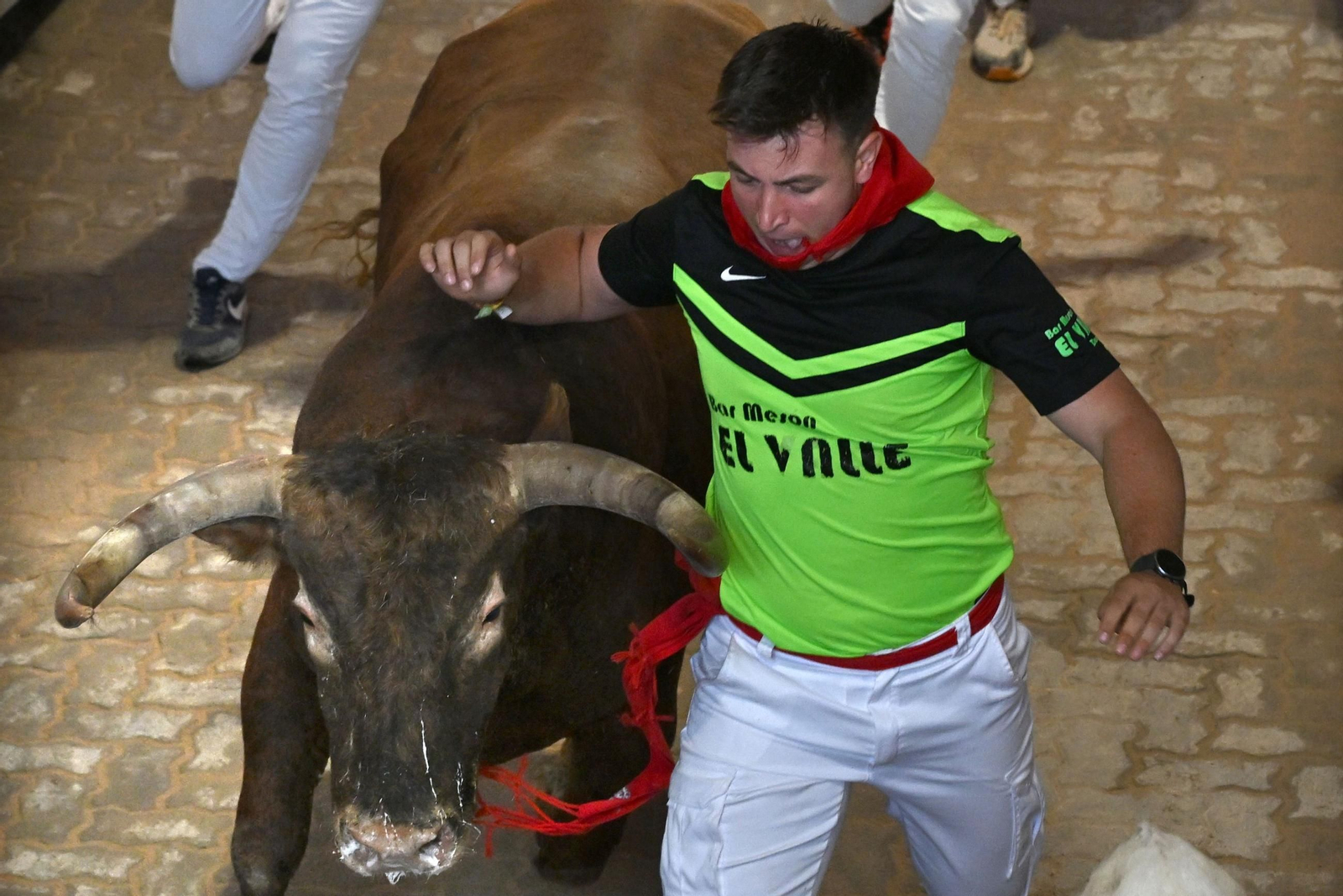 La bravura de Tarifa se hace notar en Pamplona: tres heridos en un encierro con toros de La Palmosilla