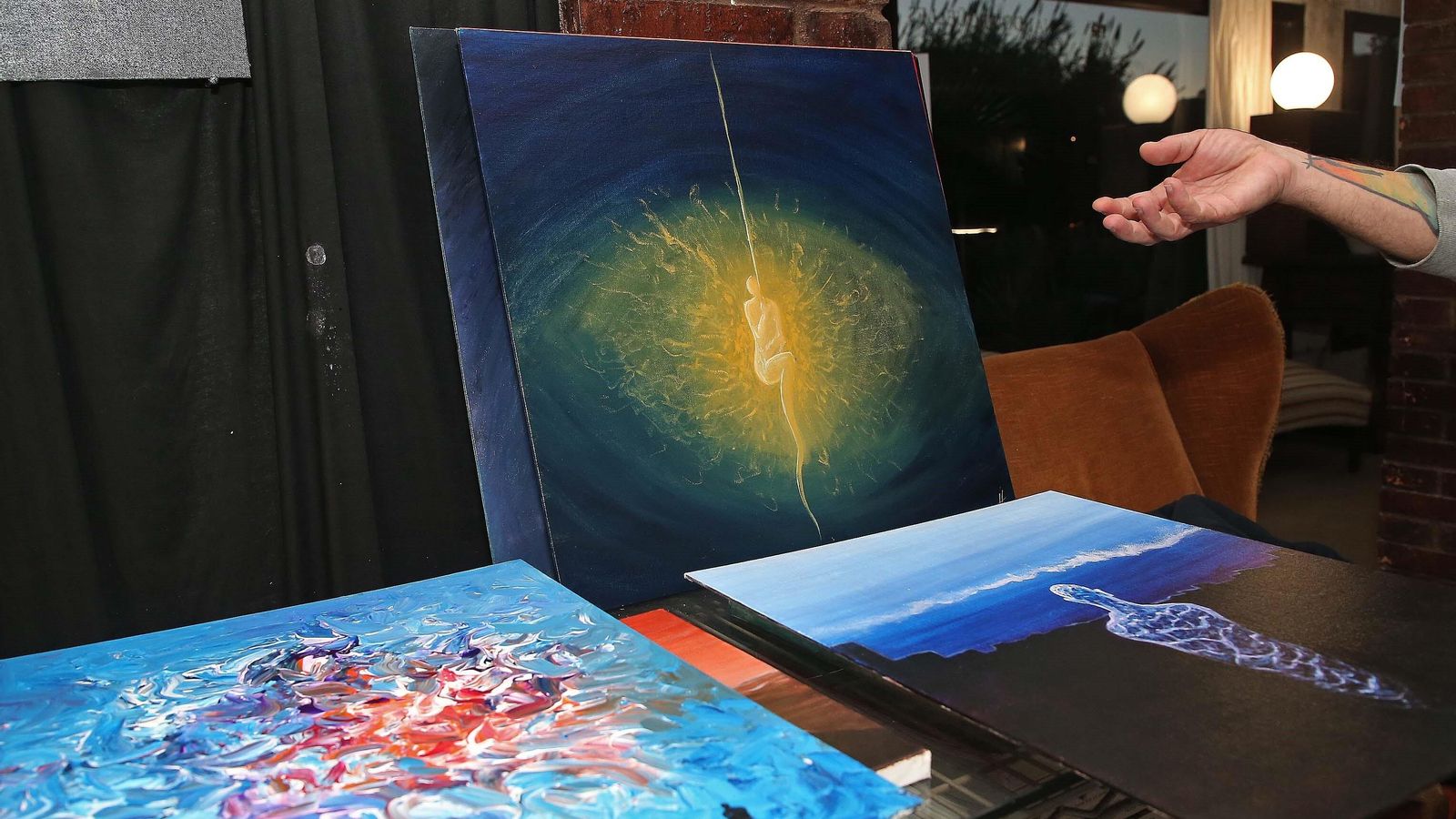 Tras las exposiciones ‘Inherente’ y ‘Etnatum’, Óscar Hidalgo presenta ‘Primitivo’.