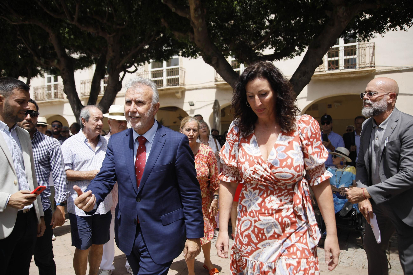Placa de memoria histórica en el monumento de los coloraos, en imágenes