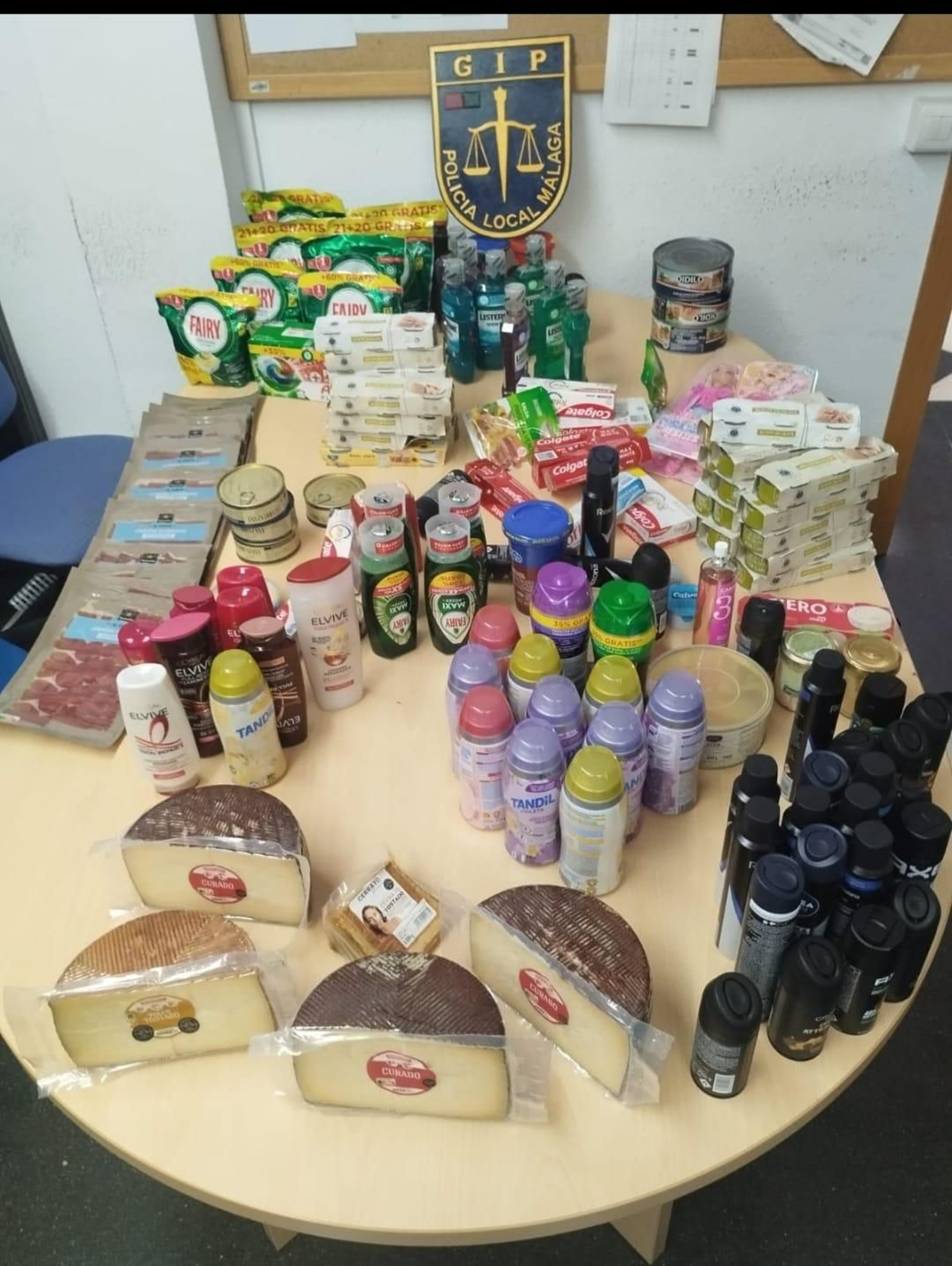 Artículos decomisados en una de las últimas actuaciones tras haber sido sustraidos en supermercados