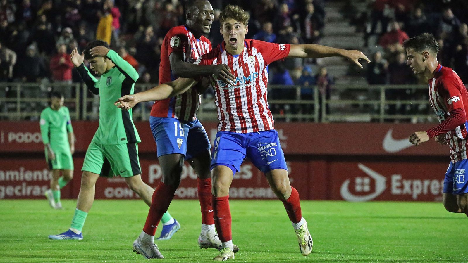 Las mejores fotos del Algeciras - Atlético de Madrid B
