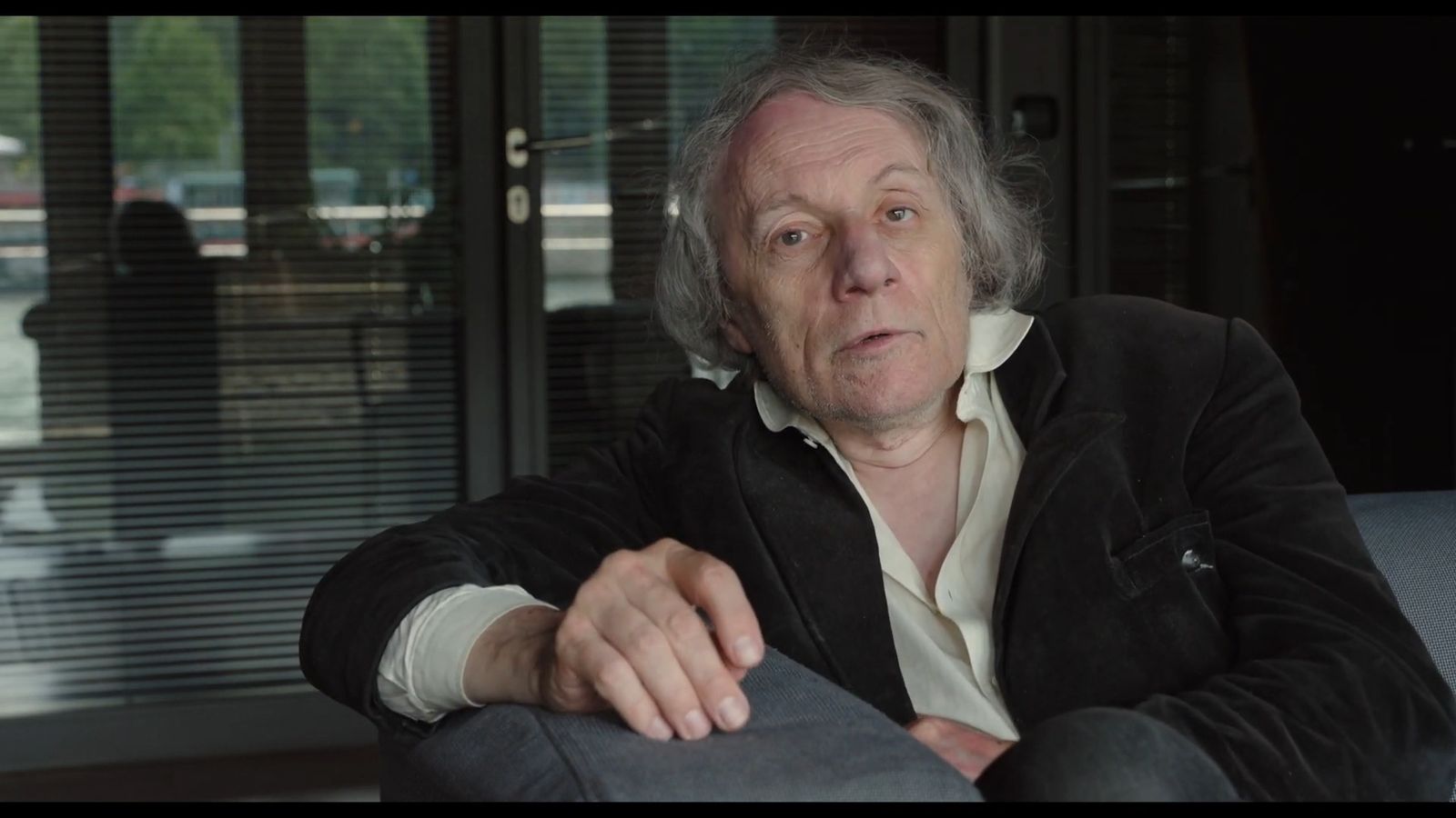 Uno de los singulares pacientes y visitantes de L'Adamant.