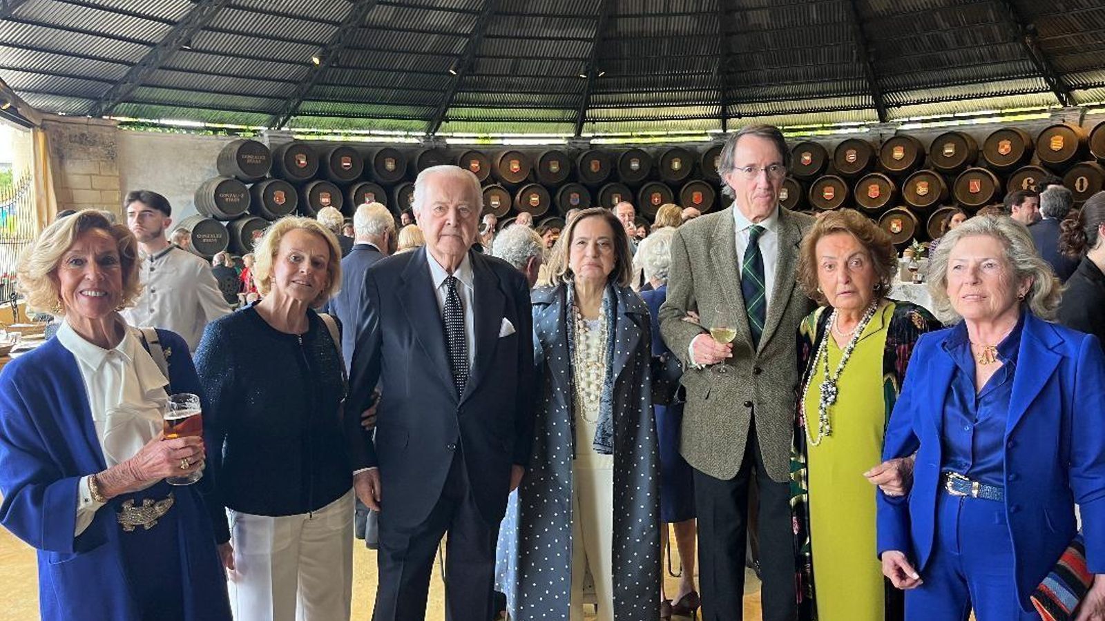 Carmen López de Carrizosa, condes de El Abra, marqués de Bonanza, Águeda Pemartín y Miriam Porres.