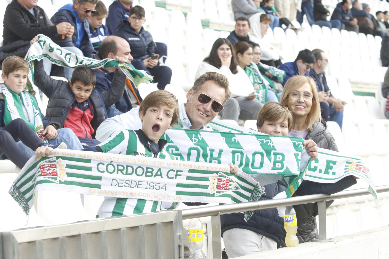 Las mejores fotos del ambiente en El Arcángel para el Córdoba CF - Intercity