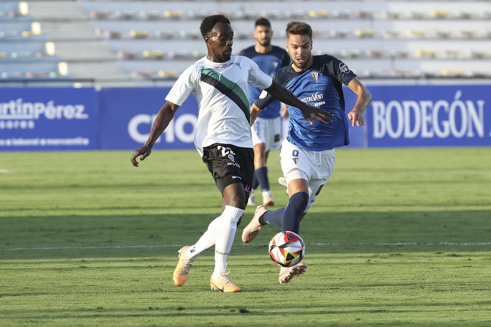 La derrota del Córdoba CF en San Fernando, en imágenes