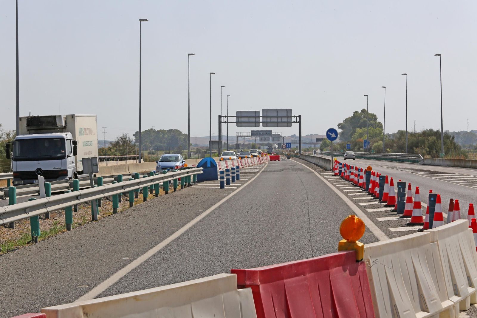 El cierre de un carril del puente de Arcos ocasiona serias retenciones