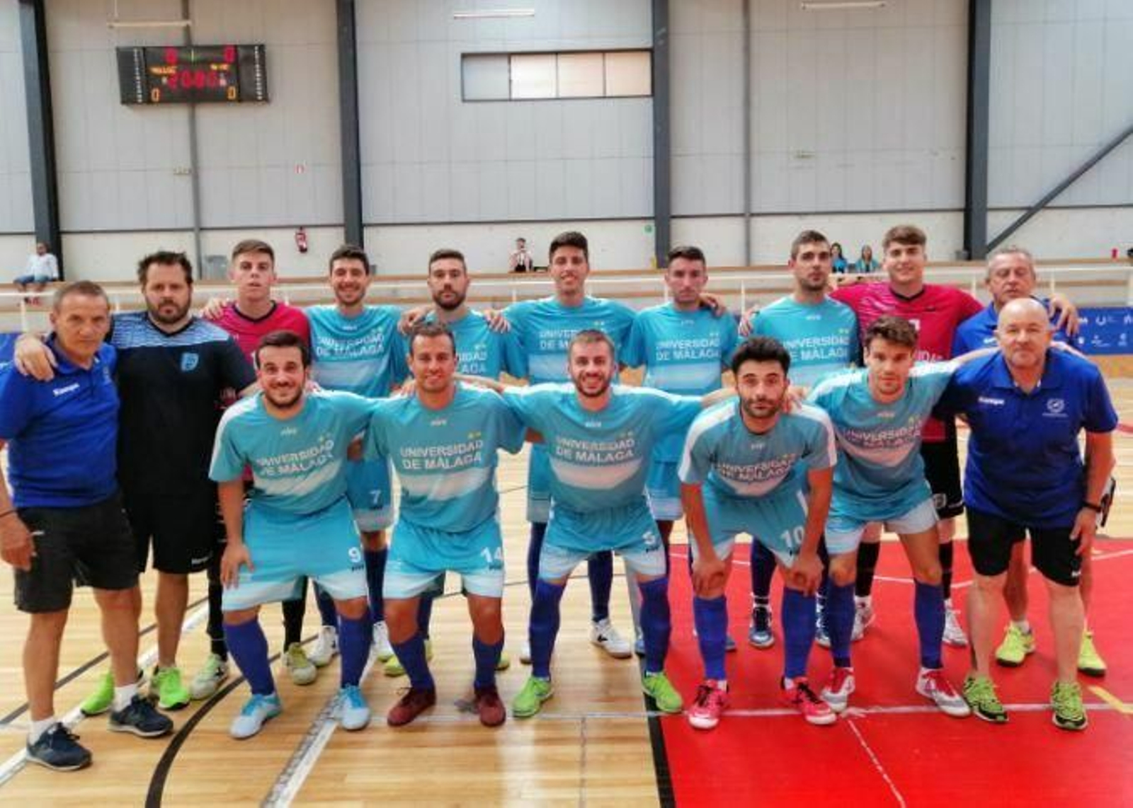 Jugadores de la UMA en el europeo universitario de fútbol sala de Braga.