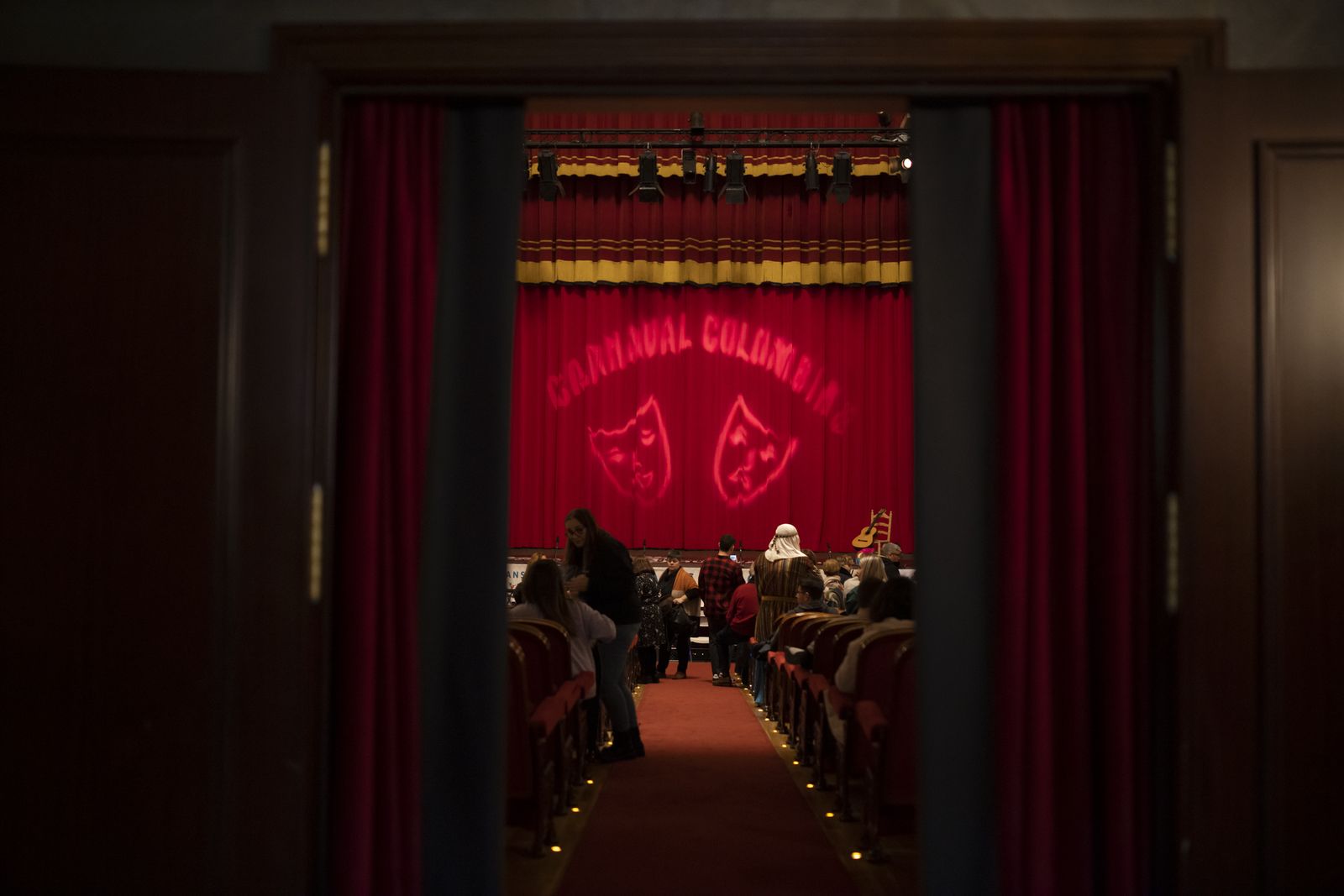 Ambiente en la final  del Carnaval Colombino